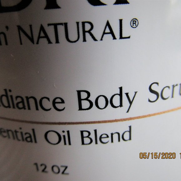 L'BRI Pure & Natural Radiance BODY SCRUB 12 oz  Essential Oil Blend - Picture 2 of 6